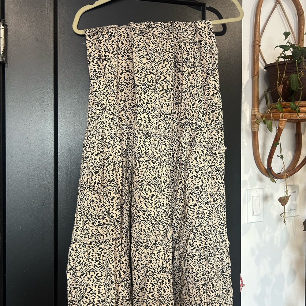 Elegant Black and White Skirt